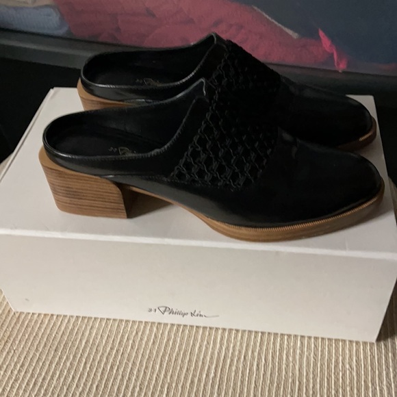 Claridge mule with open weave - Picture 2 of 3